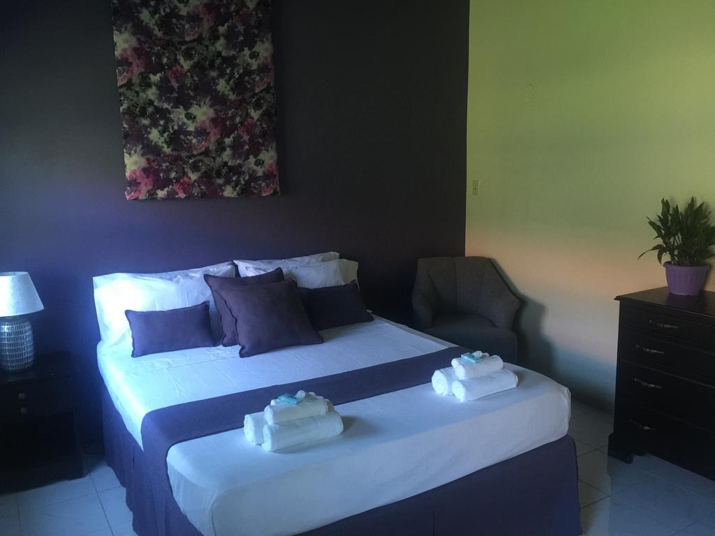 La Casa Feliz Hotell Montego Bay Eksteriør bilde
